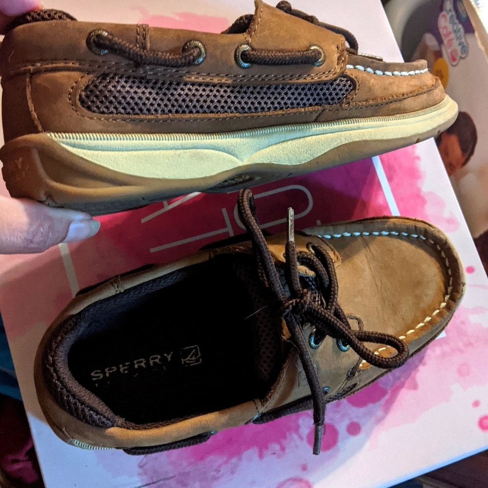 Sperry's size 1